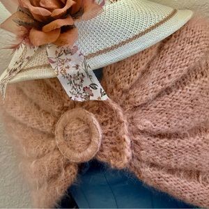 Vintage Beautiful Mauve angora shawl